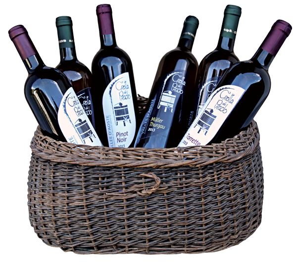 Cestino con bottiglie di vino della Crotta di Prado